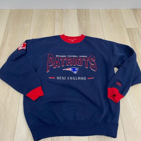 Vintage 90s New England Patriots Lee Sport Embroided Crewneck Sweatshirt Size M - Picture 1 of 8